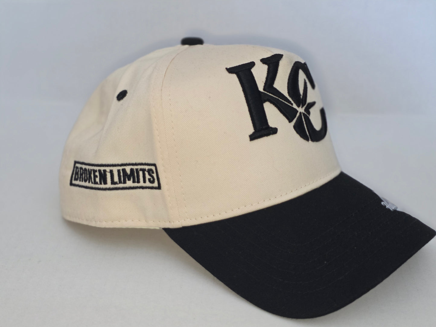 BROKEN LIMITS SIGNATURE BROKEN STAR SNAPBACK CAP BLACK/CREAM